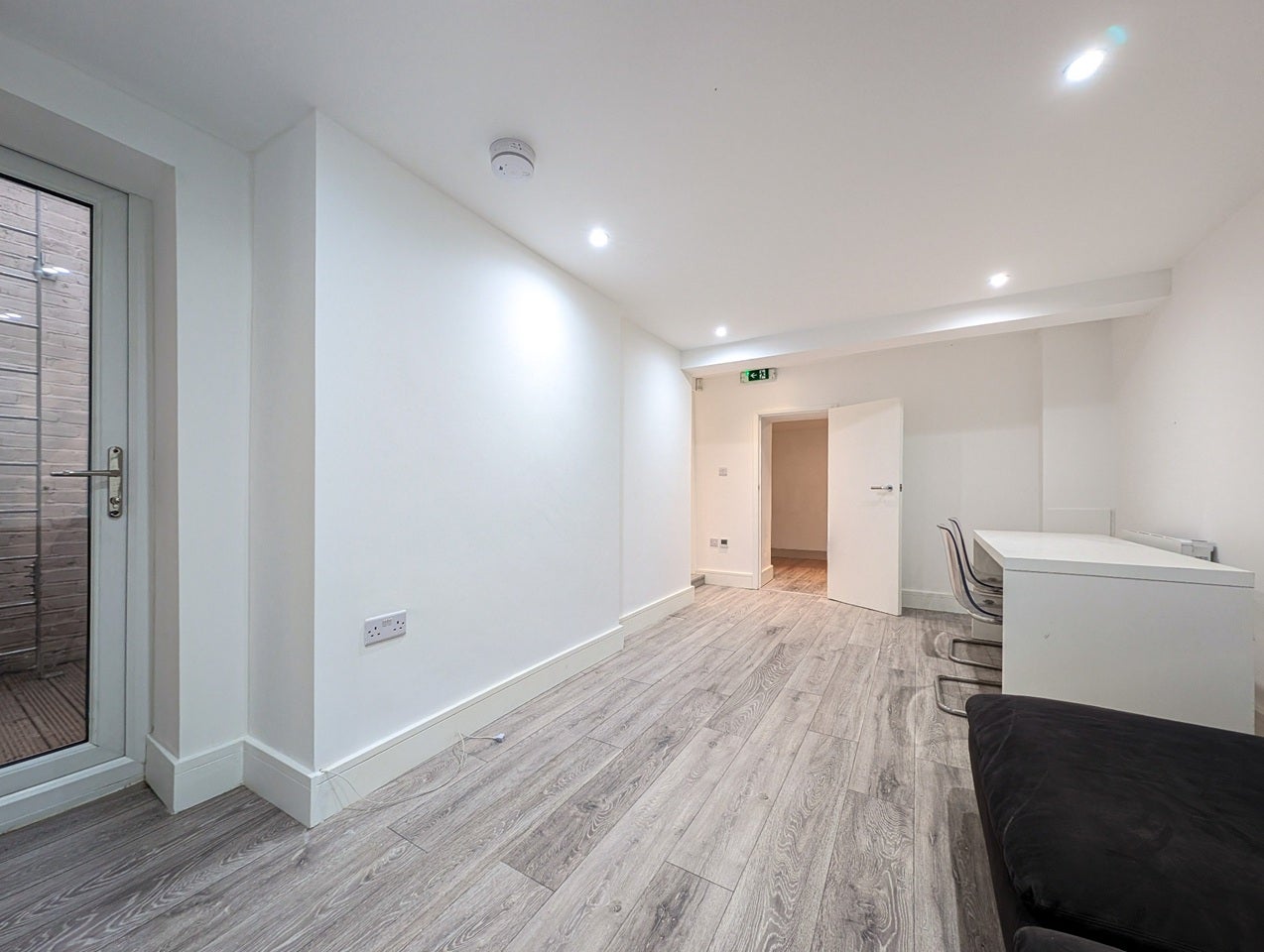 Flat Worple Road Mews in Greater London