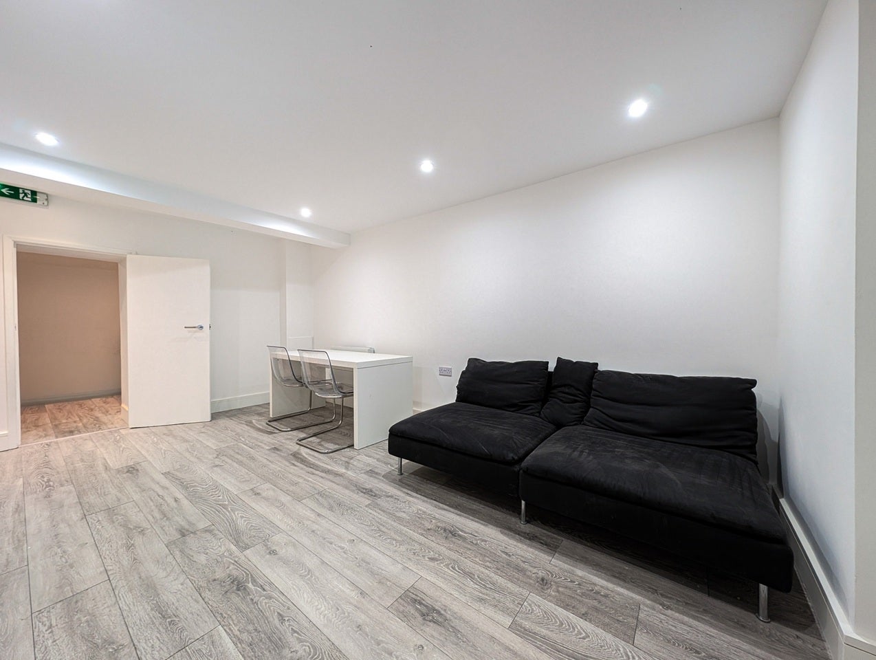 Flat Worple Road Mews in Greater London