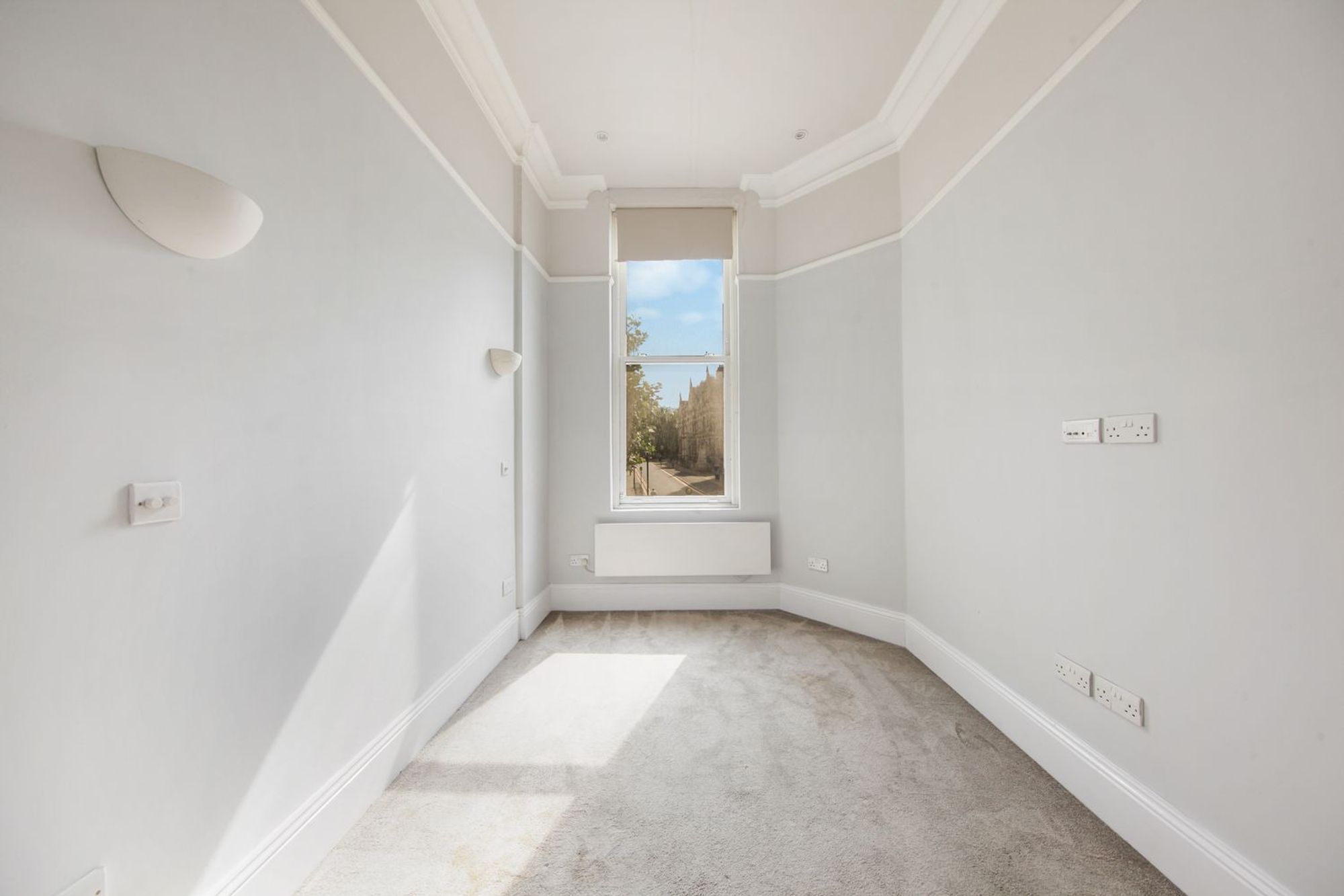 Flat Surrey Street in Greater London