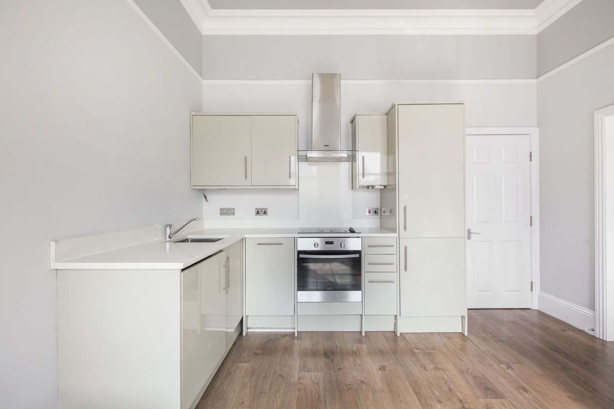 Flat Surrey Street in Greater London