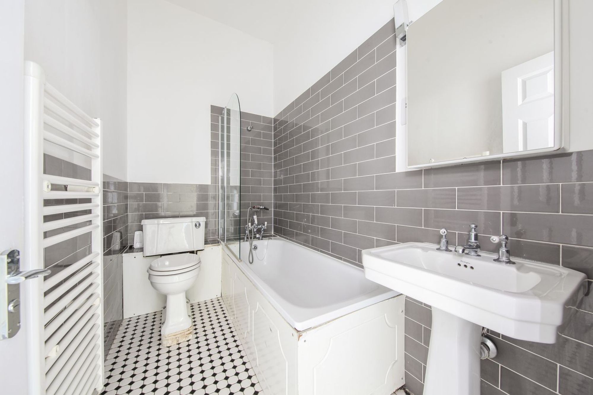 Flat Surrey Street in Greater London