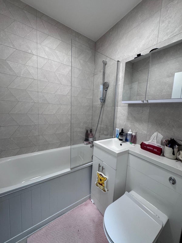 Room St. Anne's Row in Greater London