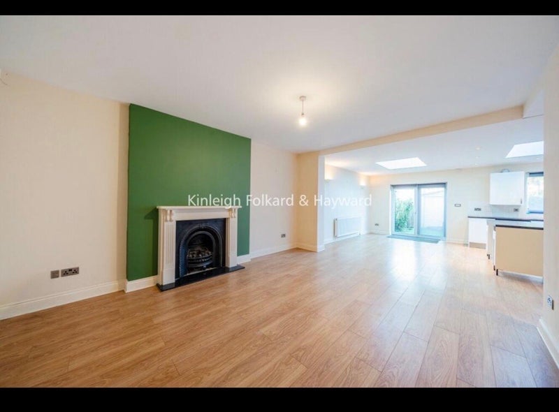 Room Pendennis Road in Greater London