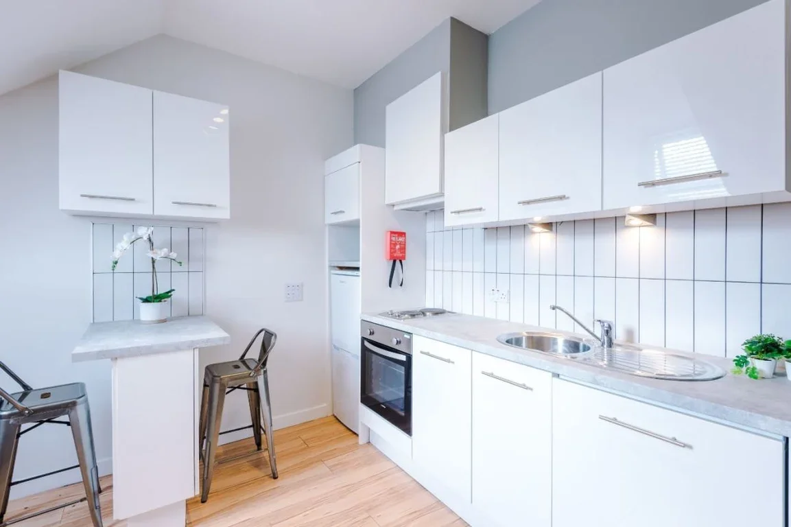 Flat Jesmond Road in Newcastle upon Tyne