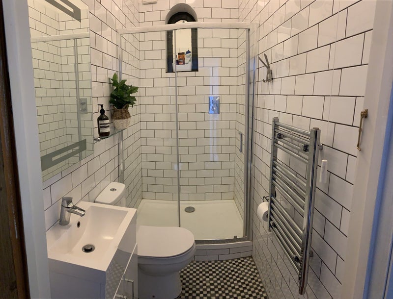 Room London Road in Greater London