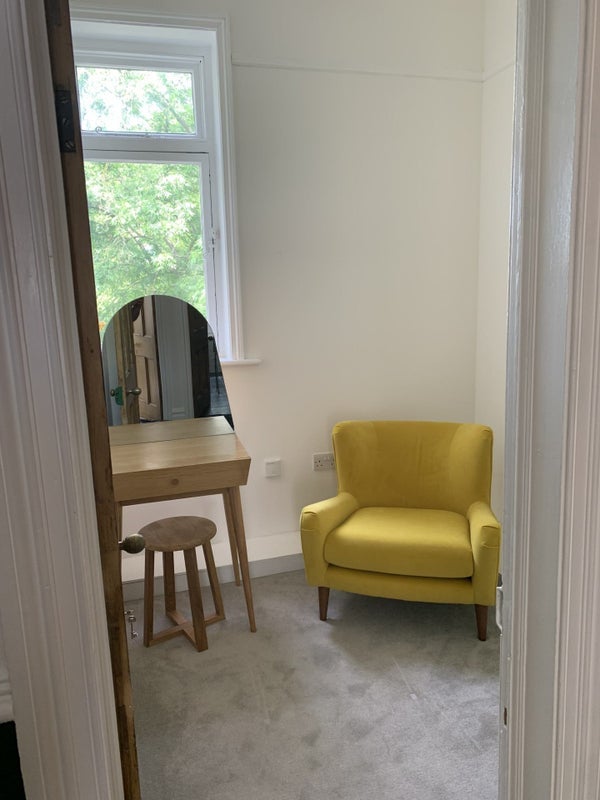 Room London Road in Greater London
