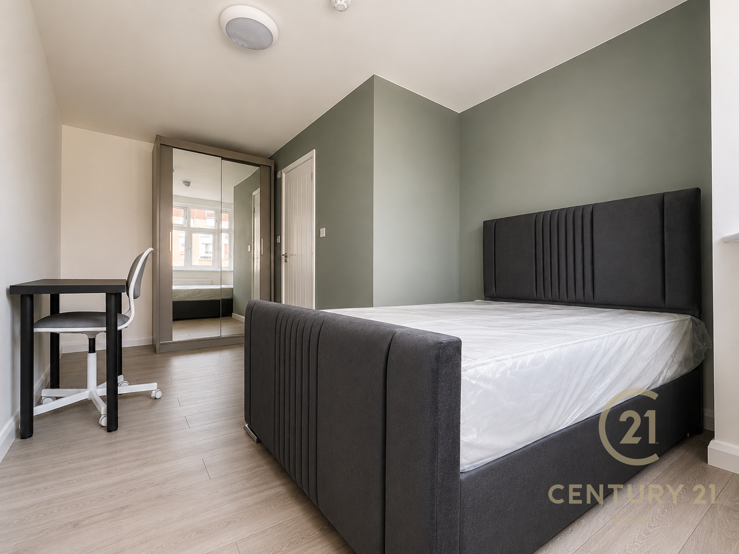 Room Surbiton Road in Greater London