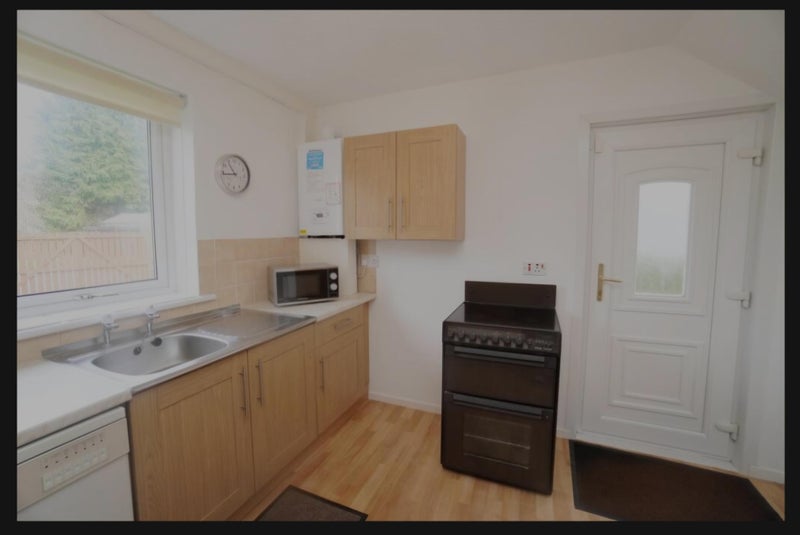 Room Waverley Crescent in Kirkintilloch