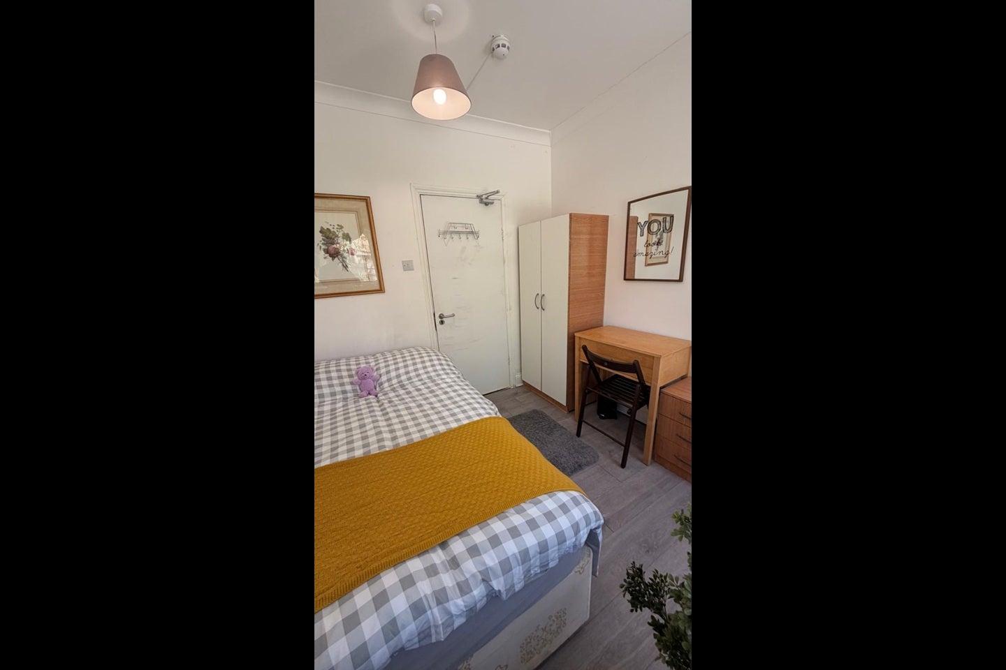Room Lancelot Avenue in Greater London