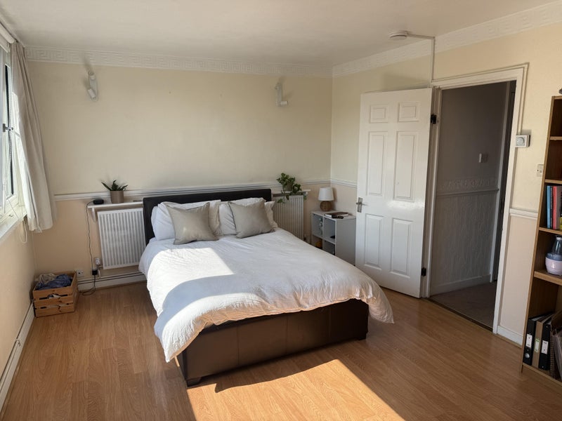 Room Tawny Way in Greater London