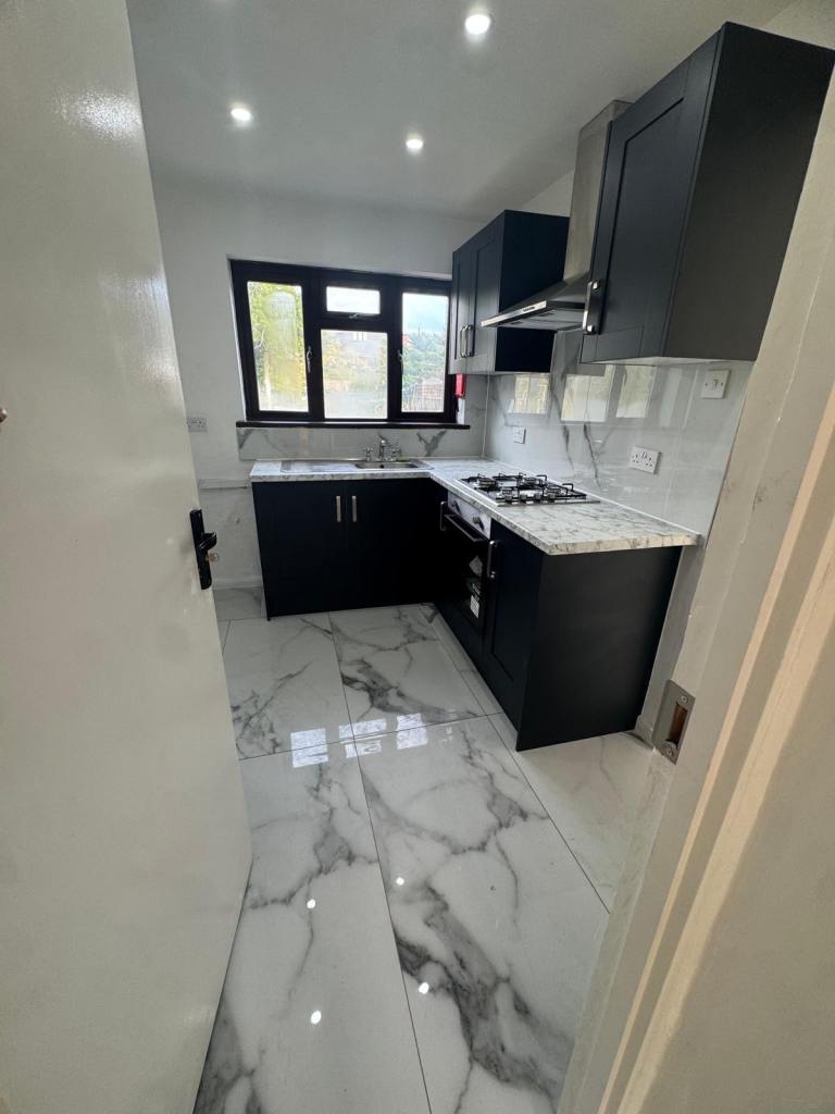 House Tantony Grove in Greater London