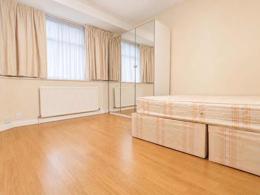 Room The Ride in Greater London
