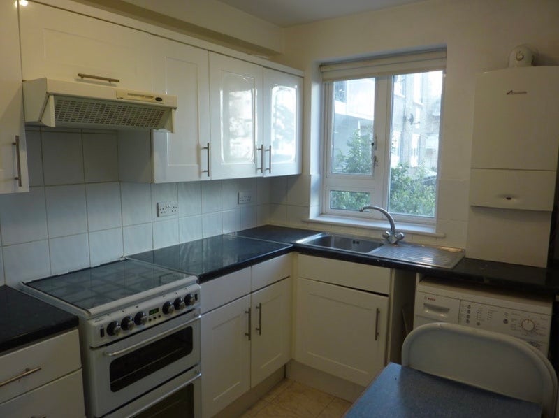 Room Augustus Street in Greater London