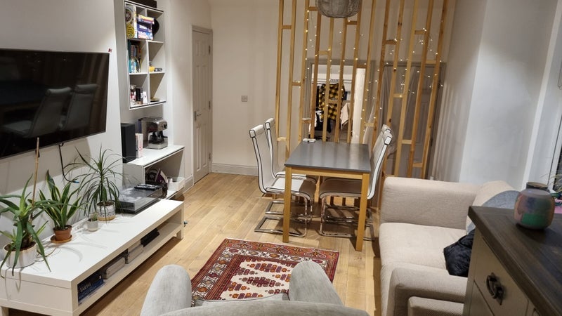 Room Coverton Road in Greater London
