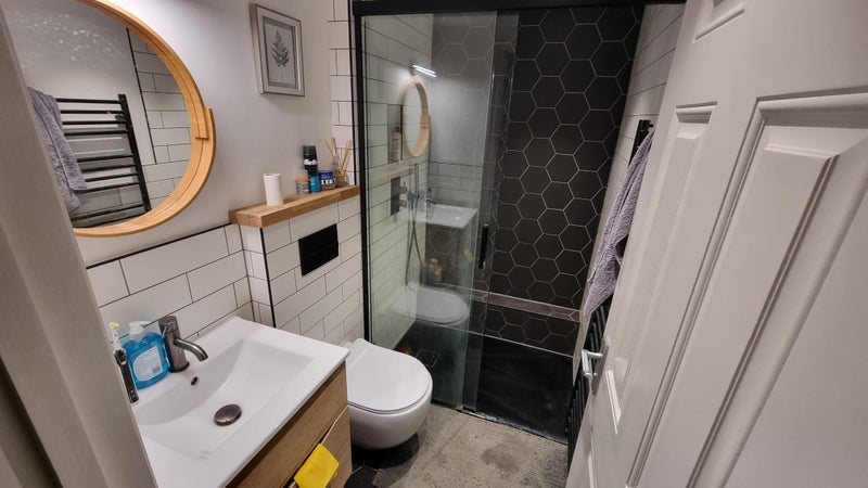 Room Coverton Road in Greater London