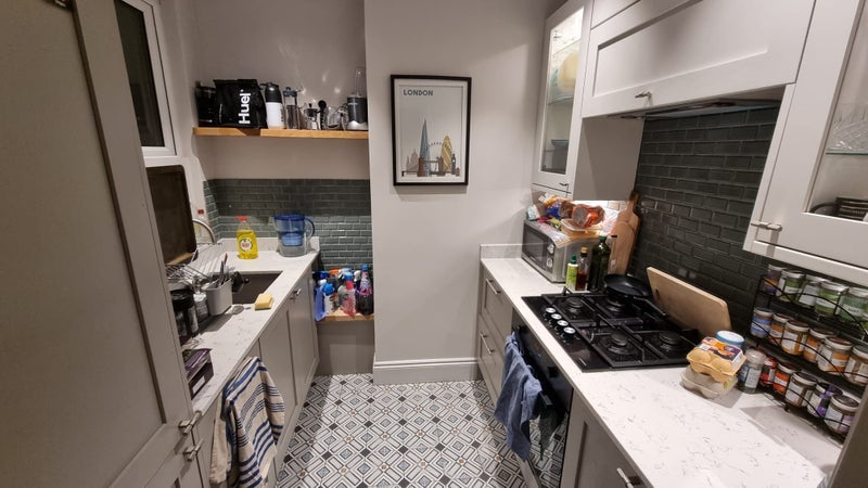 Room Coverton Road in Greater London
