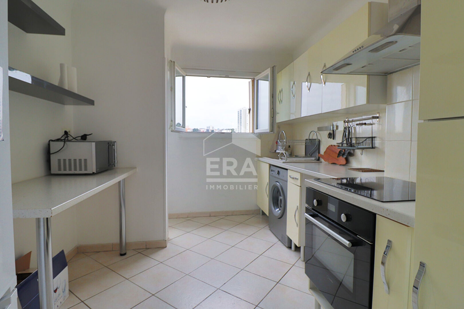 Flat Rond-point Caroline Malvesin in Marseille