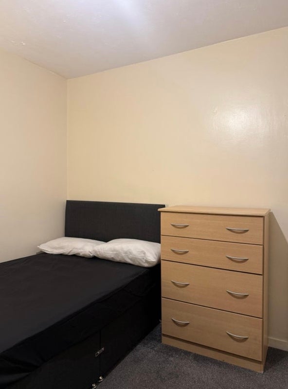 Room Daventry Road in Rochdale