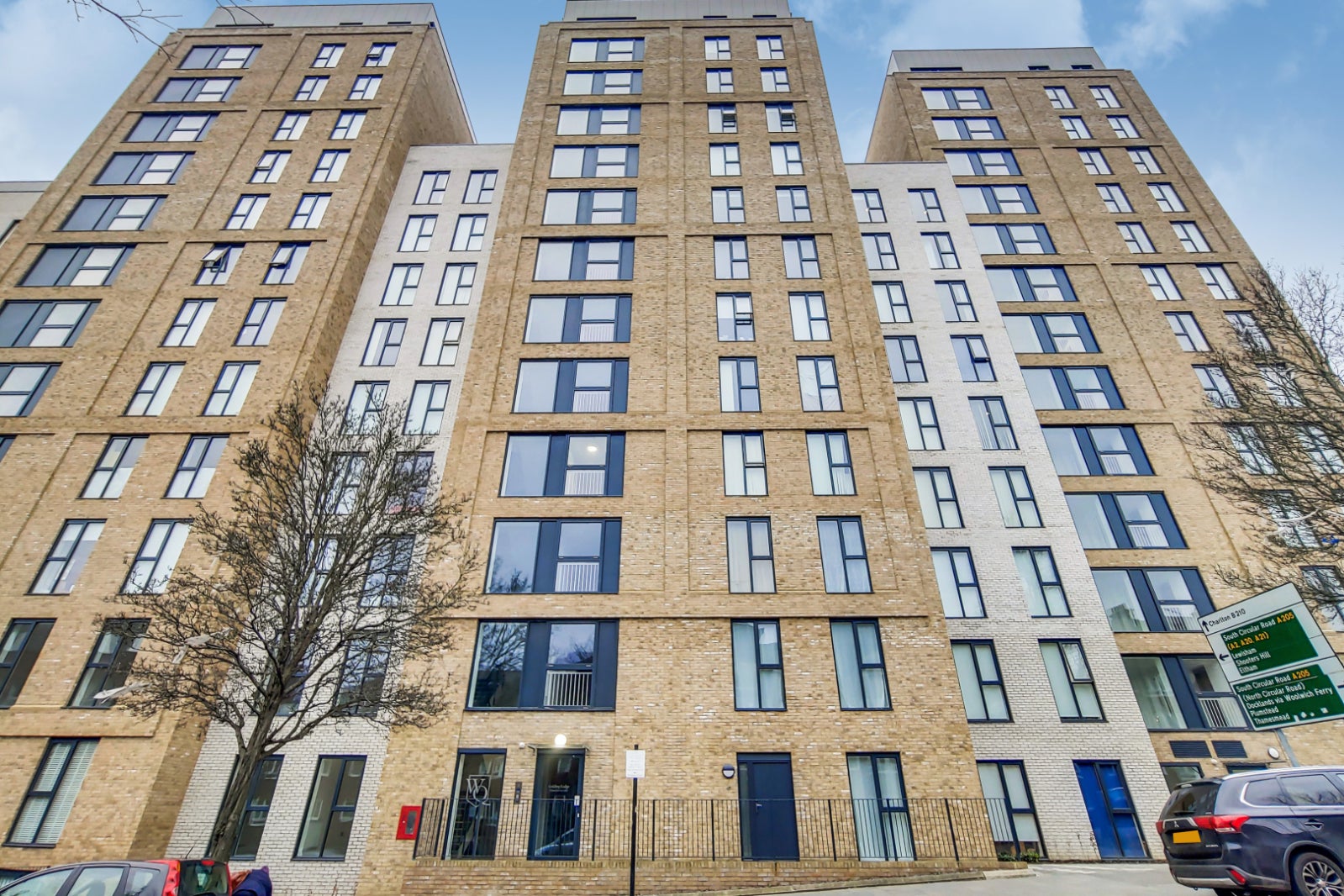 Flat Wellington Street in Greater London