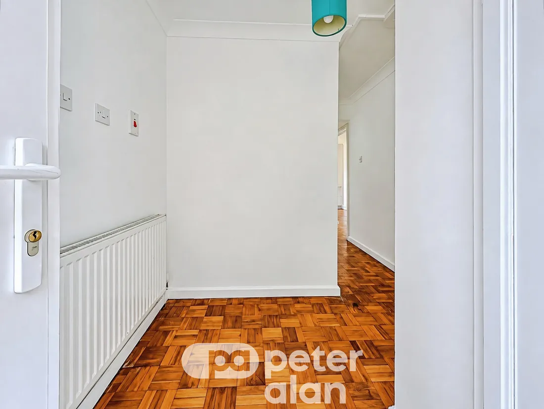Flat Gwynant Crescent in Cardiff
