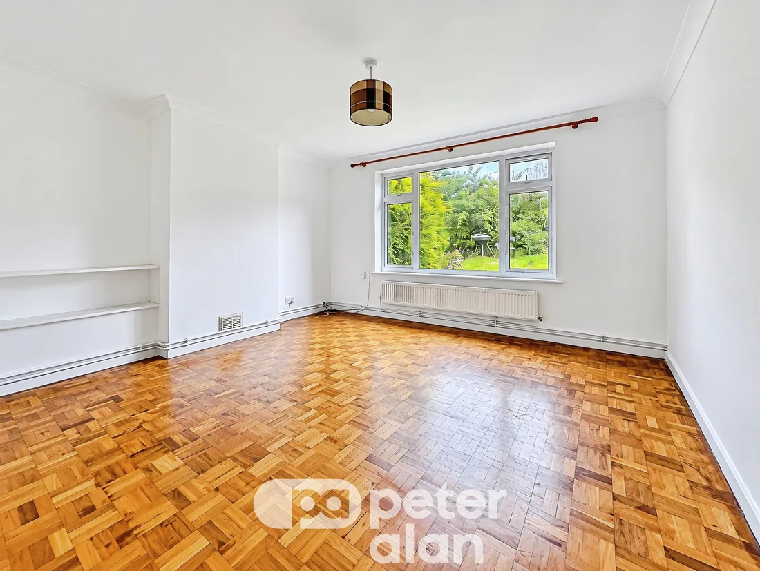 Flat Gwynant Crescent in Cardiff