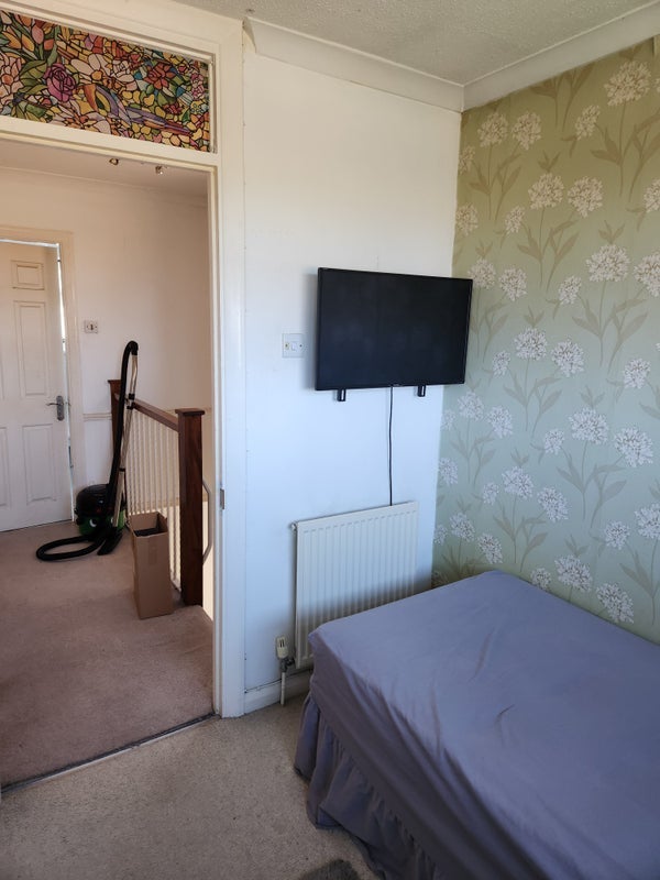 Room Waveney Drive in Chelmsford