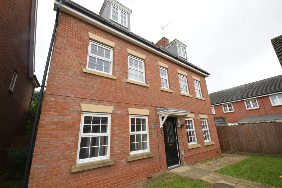 House The Runway in Welwyn Hatfield
