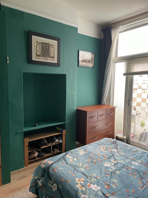 Flat Tredwell Road in Greater London