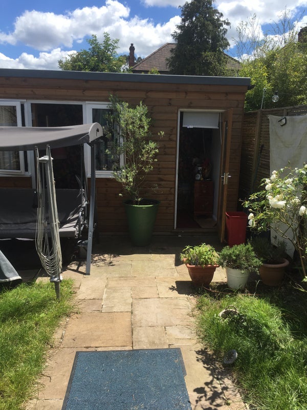 Flat Tredwell Road in Greater London