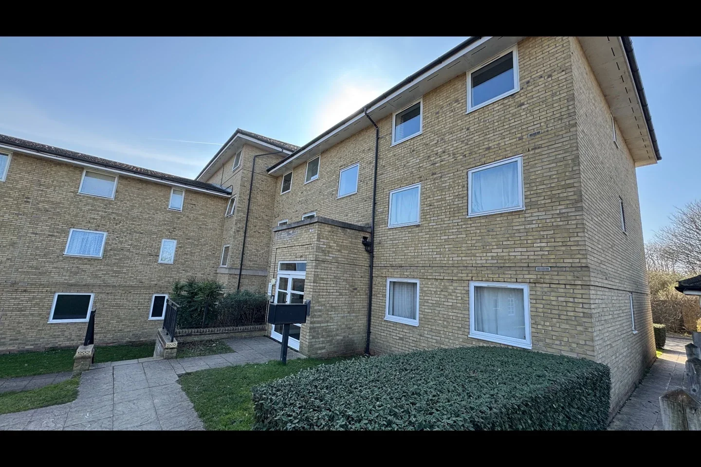 Flat Hogg Lane in Grays