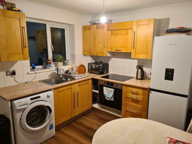 Room Meadowbrook Close in Slough