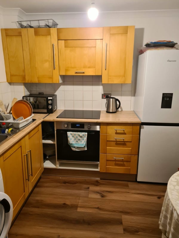 Room Meadowbrook Close in Slough