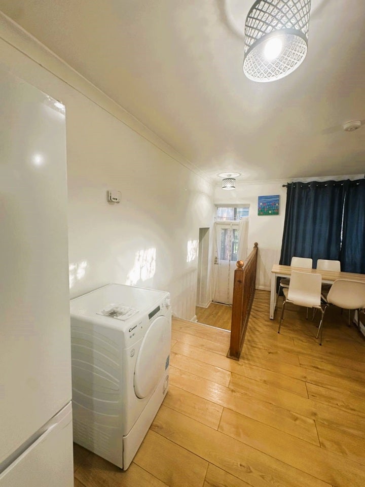 Flat Aylmer Drive in Greater London