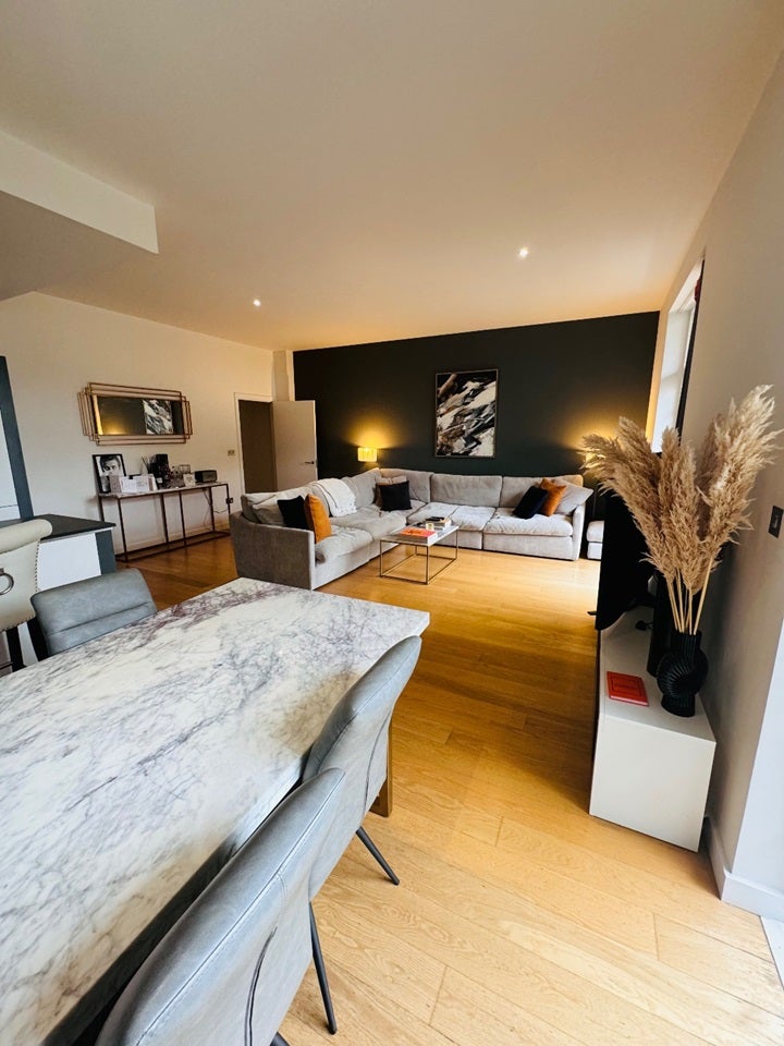 Flat York Road in Greater London