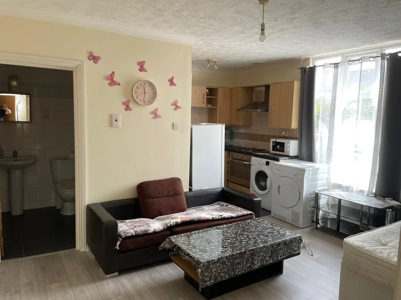 Flat Hencroft Street South in Slough