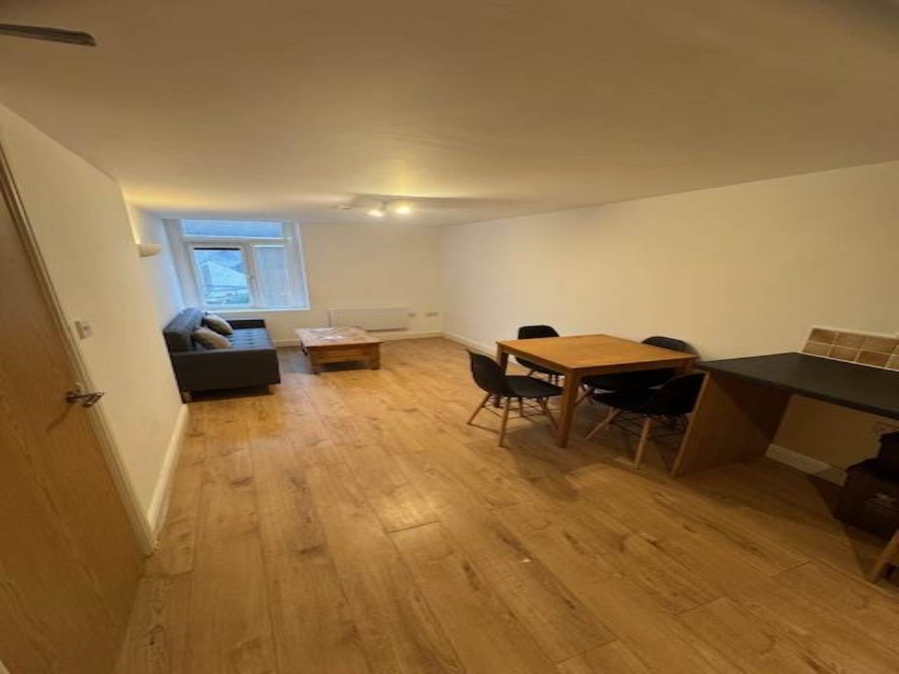 Flat Crwys Road in Cardiff
