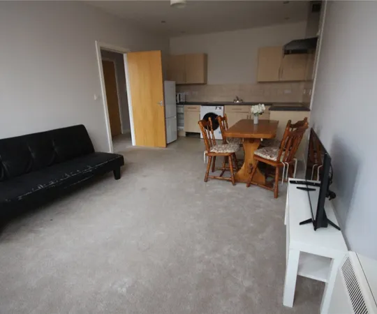 Flat Dychurch Lane in Northampton