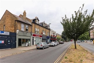 Flat St Mary's Road in Greater London