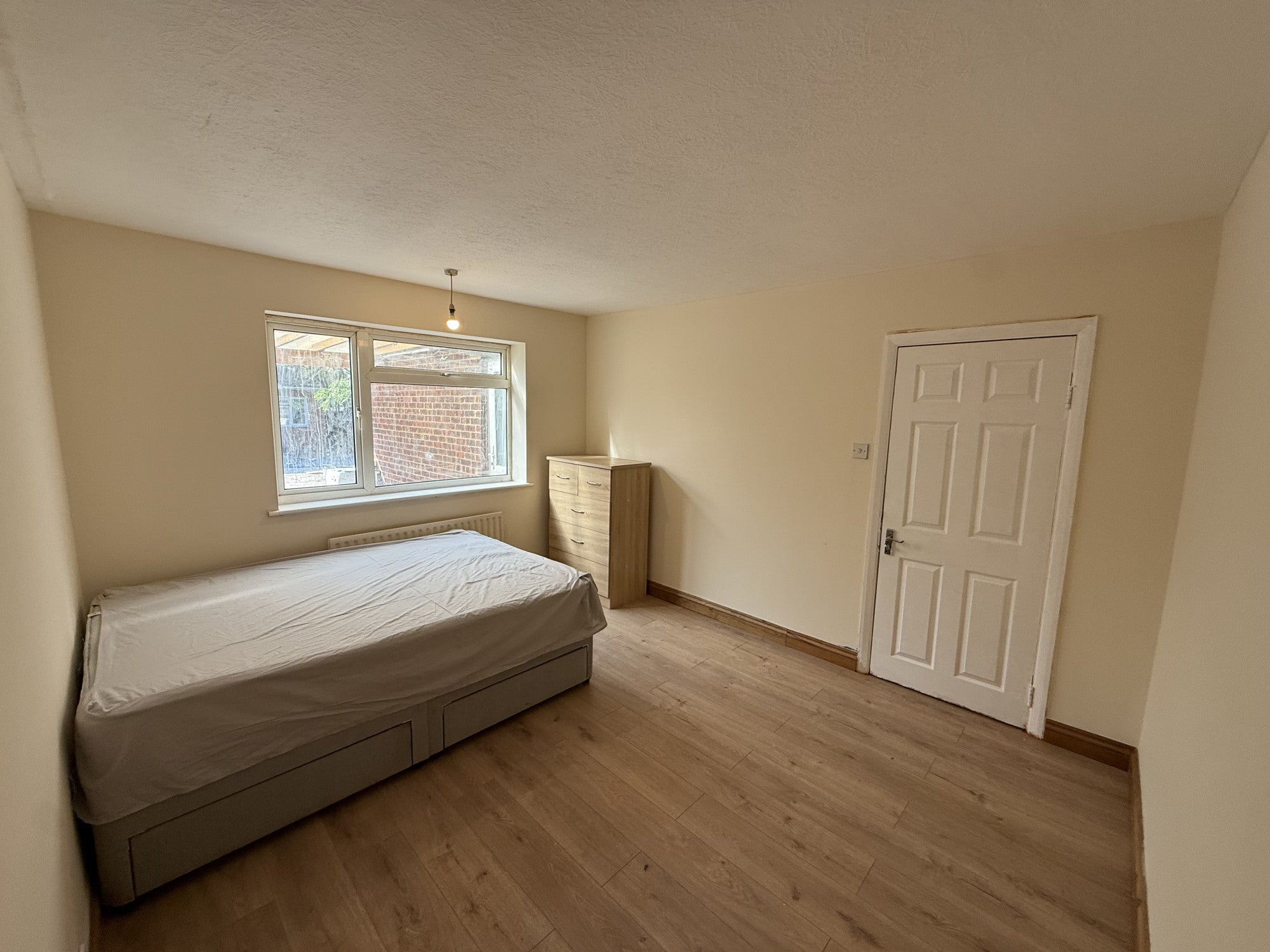 Flat Dockwell Close in London