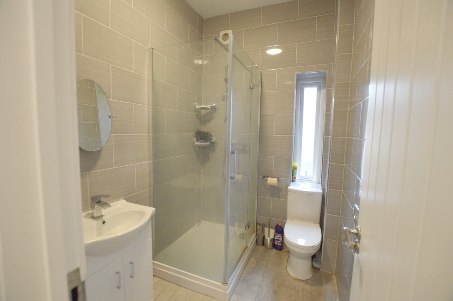 Room Bournemouth Road in Poole