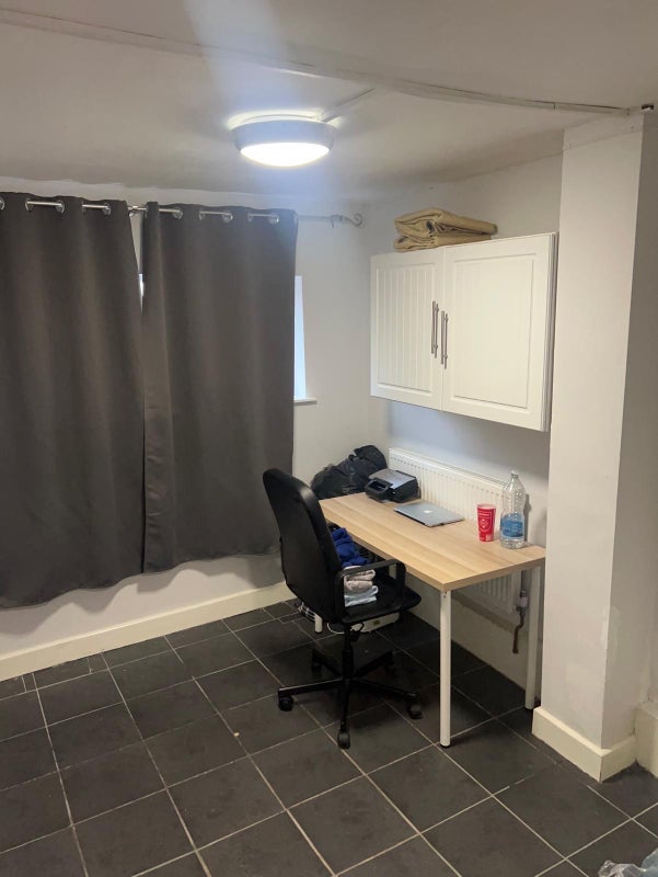 Room Alfreton Road in Nottingham