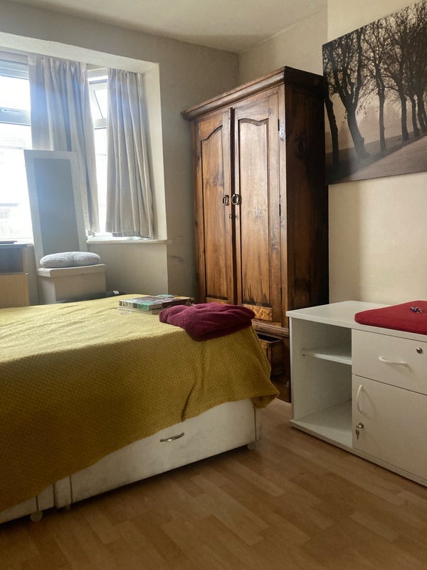 Room Lammas Avenue in Greater London