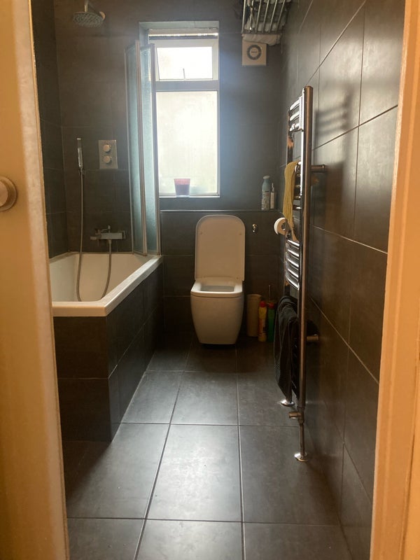 Room Lammas Avenue in Greater London
