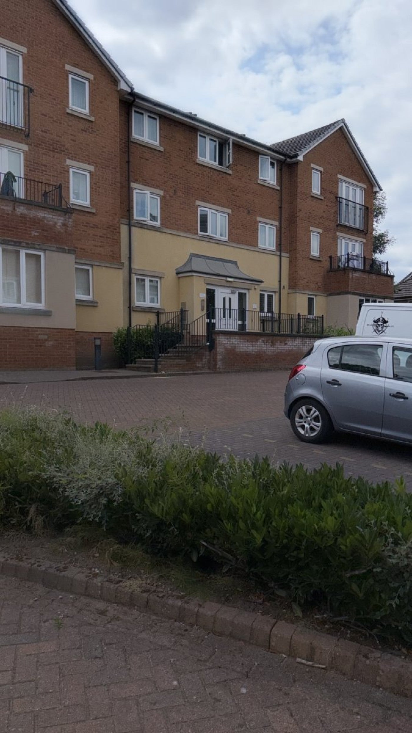 Flat Haverhill Grove in Wombwell