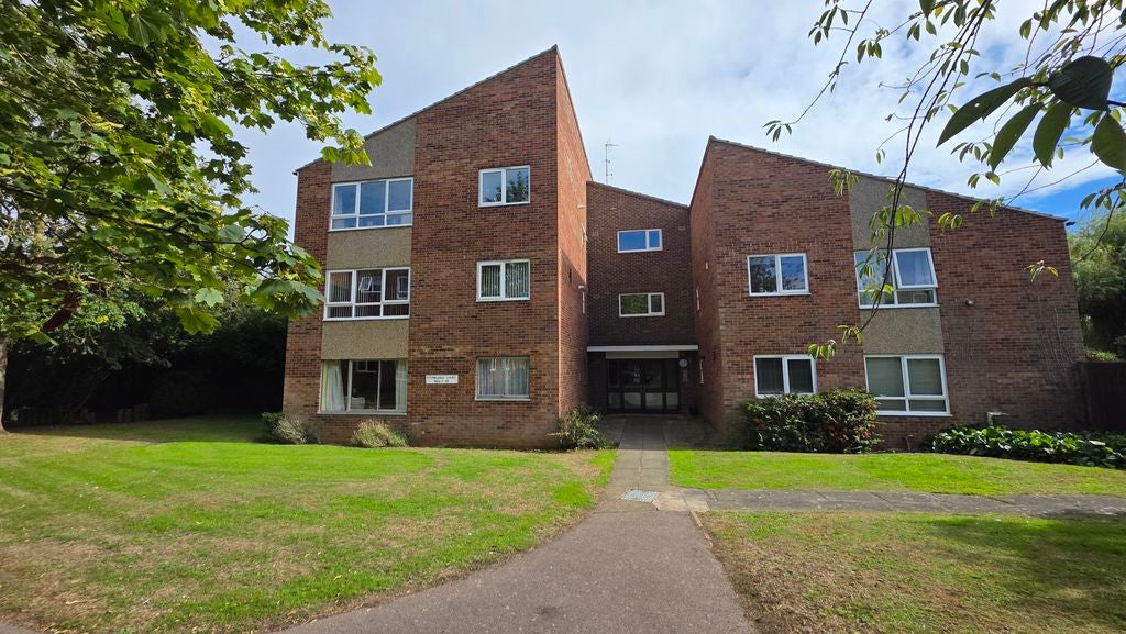 Flat Harewood Gardens in Peterborough