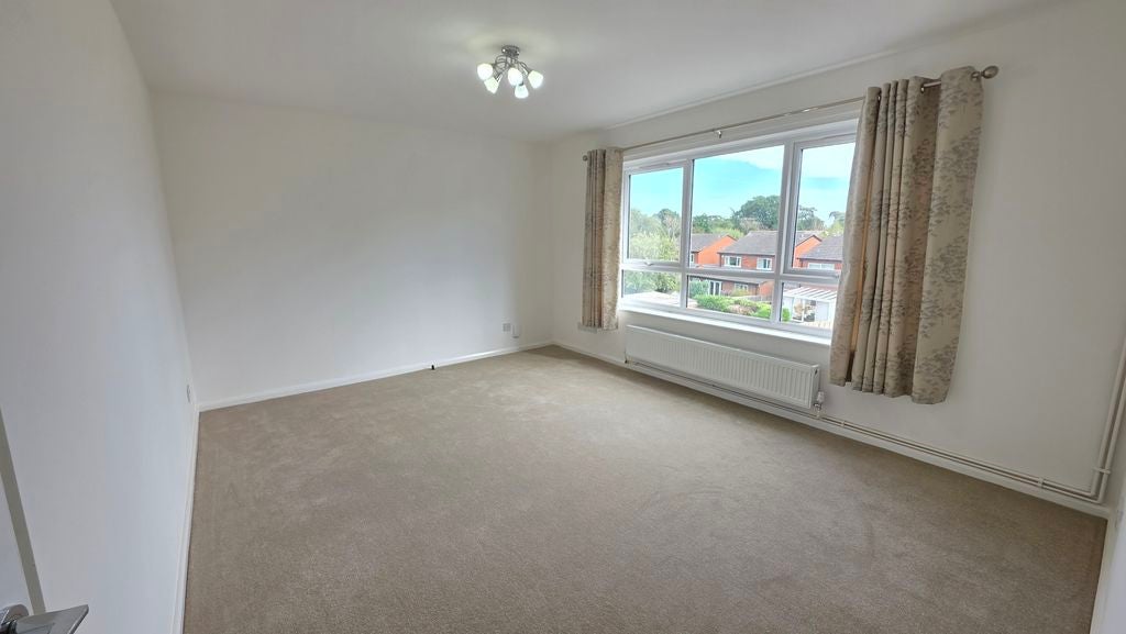Flat Harewood Gardens in Peterborough