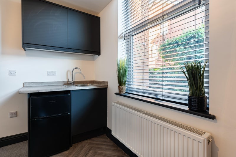 Room Warwick Road in Metropolitan Borough of Solihull