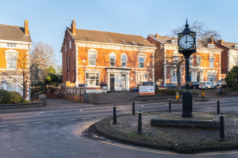 Room Warwick Road in Metropolitan Borough of Solihull