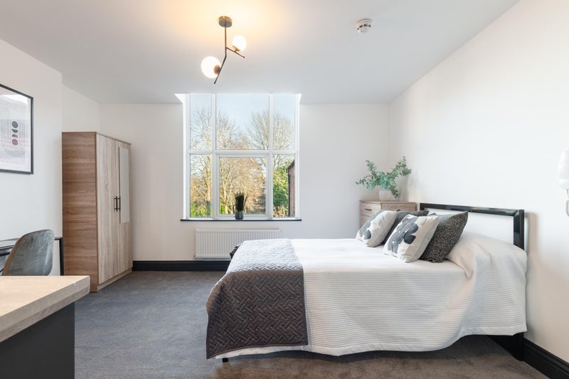Room Warwick Road in Metropolitan Borough of Solihull
