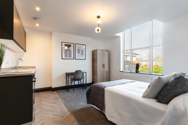 Room Warwick Road in Metropolitan Borough of Solihull